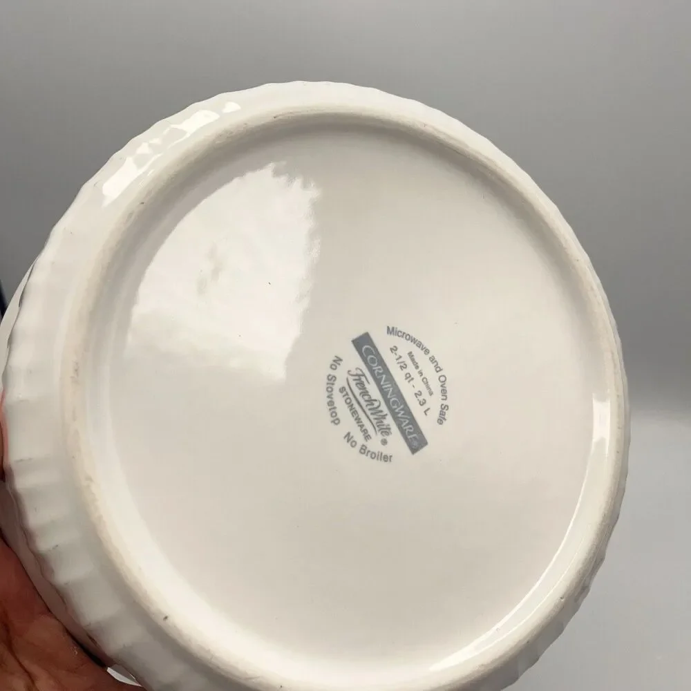Corning Ware French White 2. 5 Quart Stoneware Round Casserole Baking Dish USA